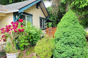 621 S 2nd St, Toledo, WA 98591 - Photo 2