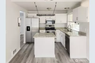 12103 221st Avenue Ct E, Bonney Lake, WA 98390 - Photo 2