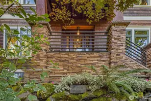 1423 37th Ave, Seattle, WA 98122 - Photo 2