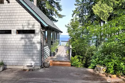 662 E Stadium Beach Road E, Grapeview, WA 98546 - Photo 8