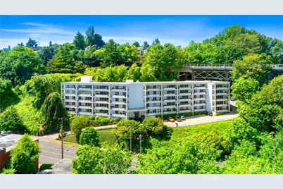 2565 Dexter Avenue N #103, Seattle, WA 98109 - Photo 2