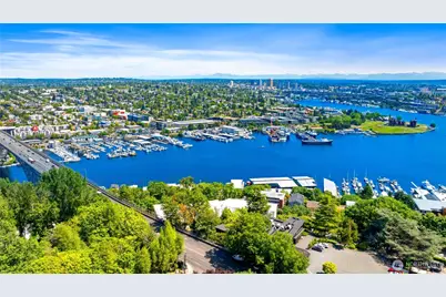 2565 Dexter Avenue N #103, Seattle, WA 98109 - Photo 32