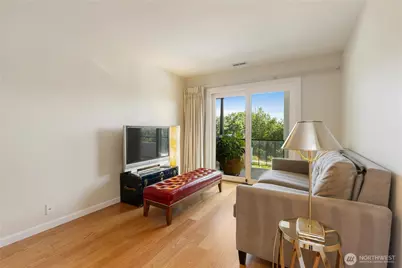 2565 Dexter Avenue N #103, Seattle, WA 98109 - Photo 18