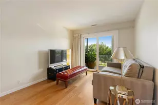 2565 Dexter Ave N, Seattle, WA 98109 - Photo 18