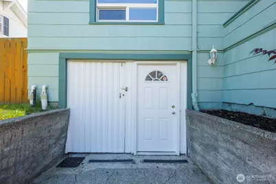 1726 Baker Avenue, Everett, WA 98201 - Photo 36