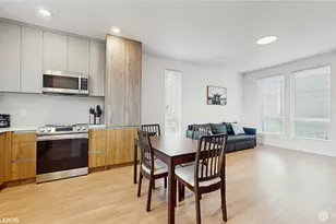 1300 E Remington Ct, Seattle, WA 98122 - Photo 8