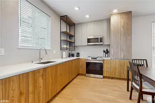 1300 E Remington Ct, Seattle, WA 98122 - Photo 10