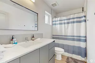 1300 E Remington Ct, Seattle, WA 98122 - Photo 18