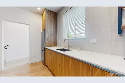 1300 E Remington Court #A, Seattle, WA 98122 - Photo 12