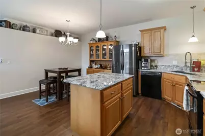 1548 River Road #301, Longview, WA 98632 - Photo 8