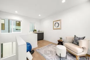 222 D 10th Ave E, Seattle, WA 98102 - Photo 20