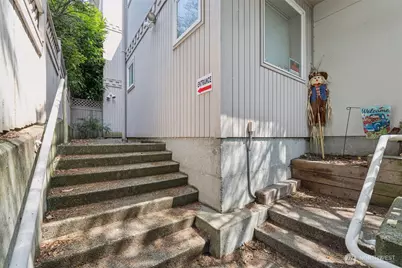 5624 Roosevelt Way NE #202, Seattle, WA 98105 - Photo 18