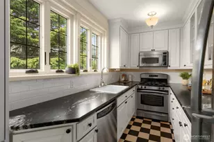 405 Prospect St, Seattle, WA 98109 - Photo 14