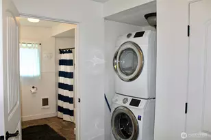 102 N 1st St, Pacific Beach, WA 98571 - Photo 20