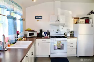 102 N 1st St, Pacific Beach, WA 98571 - Photo 8