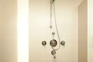 5707 NE 56th St, Seattle, WA 98105 - Photo 10