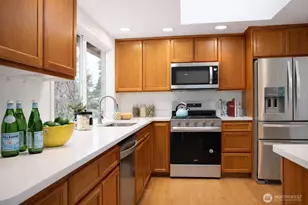 10761 Bill Point Crest NE, Bainbridge Island, WA 98110 - Photo 8