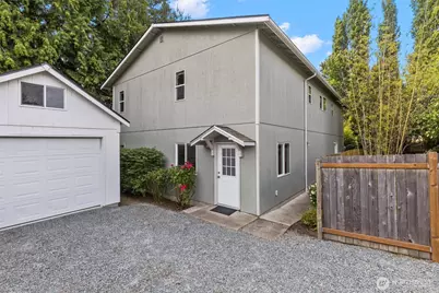 7023 16th Avenue SW, Seattle, WA 98106 - Photo 2