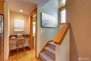 132 N 101st St, Seattle, WA 98133 - Photo 16