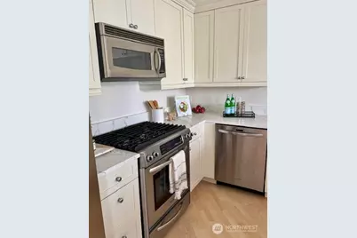 10047 Main Street #319, Bellevue, WA 98004 - Photo 18