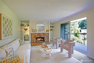 4641 W Lake Sammamish Pkwy SE, Issaquah, WA 98027 - Photo 2