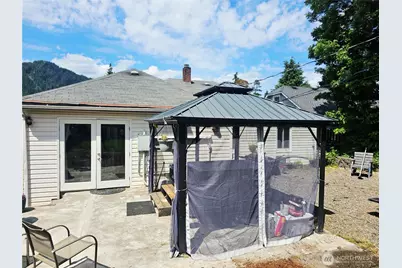 591 Division Avenue, Morton, WA 98356 - Photo 6