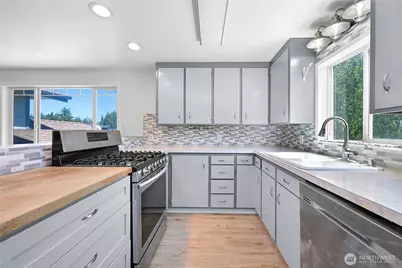 3204 D Avenue, Anacortes, WA 98221 - Photo 8