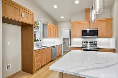 2225 124th Street SE, Everett, WA 98208 - Photo 4