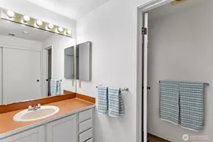 15734 NE 70th Ct, Redmond, WA 98052 - Photo 8