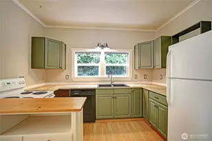 522 Chapman Rd, Camano Island, WA 98282 - Photo 6