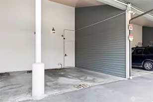 19414 Aurora Ave N, Shoreline, WA 98133 - Photo 16