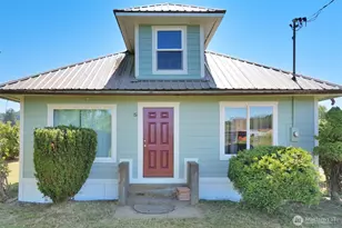 2001 Heckard Rd, Raymond, WA 98577 - Photo 4