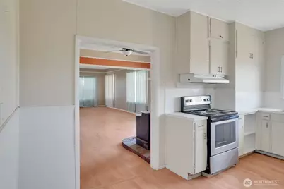 2001 Heckard Road, Raymond, WA 98577 - Photo 18