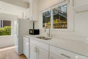 2407 E Ward St, Seattle, WA 98112 - Photo 14