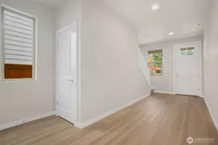 12429 SE 256th Pl, Kent, WA 98030 - Photo 4