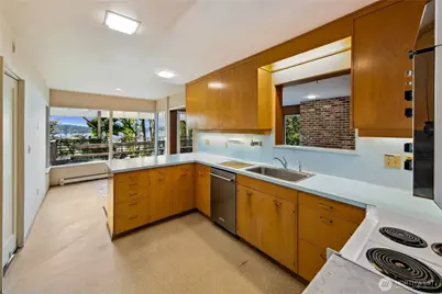 2425 Evergreen Point Road, Medina, WA 98039 - Photo 18