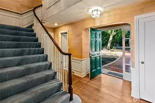 2425 Evergreen Point Rd, Medina, WA 98039 - Photo 12