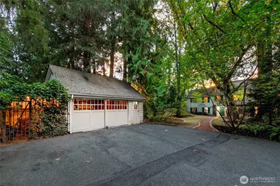 2425 Evergreen Point Road, Medina, WA 98039 - Photo 28