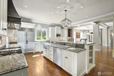 9820 NE 16th Street, Bellevue, WA 98004 - Photo 8