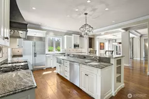 9820 NE 16th St, Bellevue, WA 98004 - Photo 8