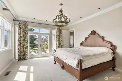 9820 NE 16th Street, Bellevue, WA 98004 - Photo 20