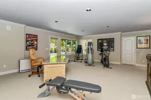 9820 NE 16th St, Bellevue, WA 98004 - Photo 30