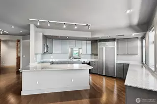 745 Bellevue Ave E, Seattle, WA 98102 - Photo 16