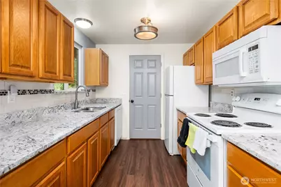 12321 12323 120th Ave Court E, Puyallup, WA 98374 - Photo 16