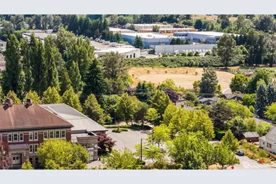 565 S Director, Seattle, WA 98108 - Photo 18