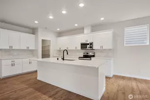 12050 126th Ave Ct E, Puyallup, WA 98374 - Photo 2