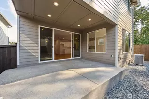 12050 126th Ave Ct E, Puyallup, WA 98374 - Photo 10