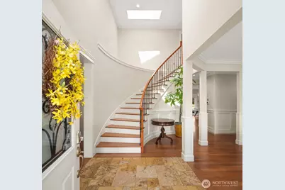 201 240th Street SW, Bothell, WA 98021 - Photo 2