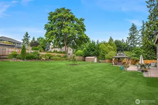 201 240th St SW, Bothell, WA 98021 - Photo 36