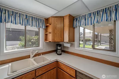 225 19th Street #31, East Wenatchee, WA 98802 - Photo 4